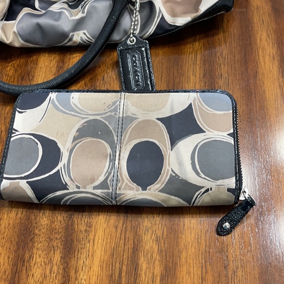 Coach purse, matching wallet. - Picture 5 of 6